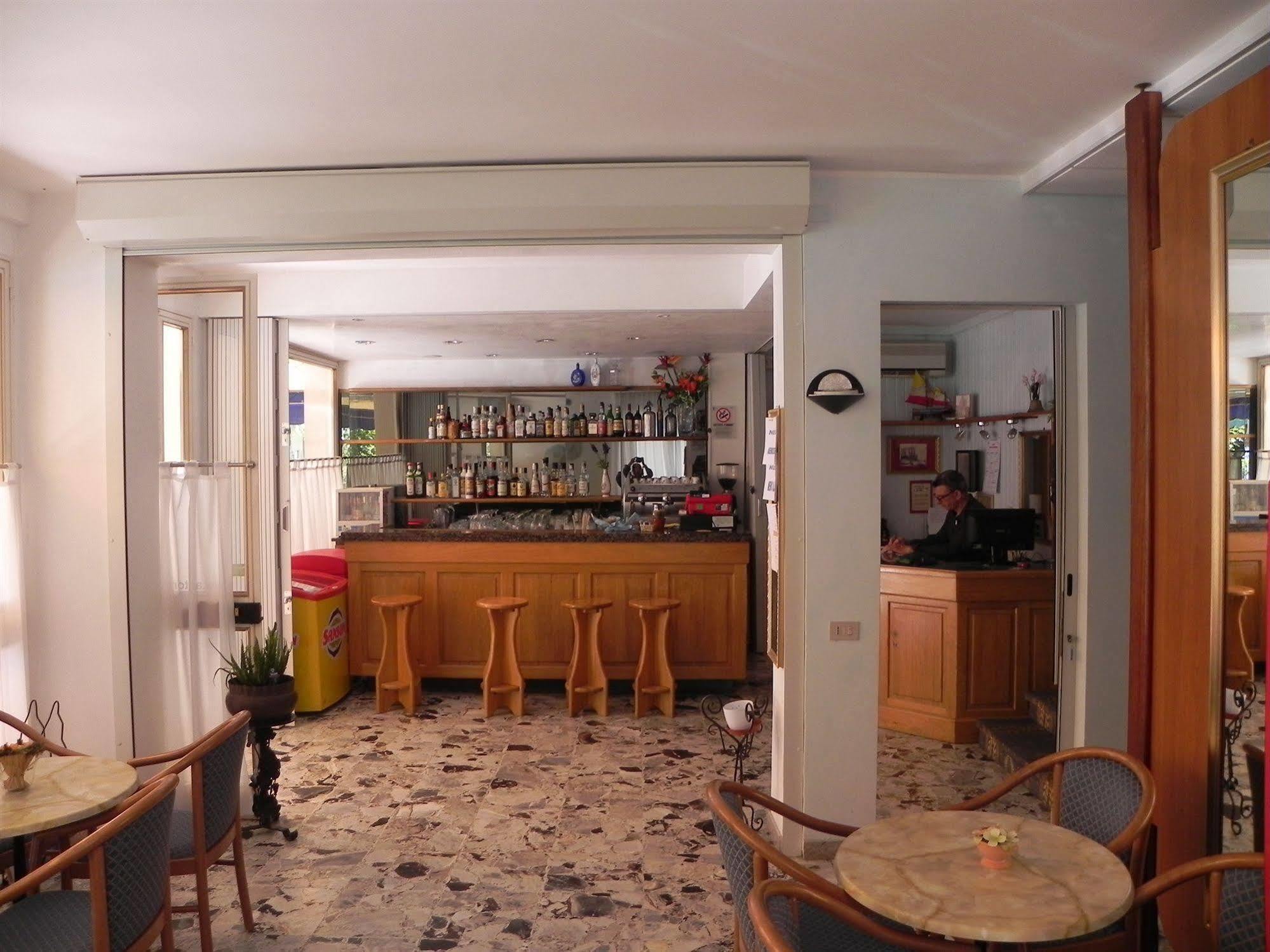 Antonella Hotel 3*